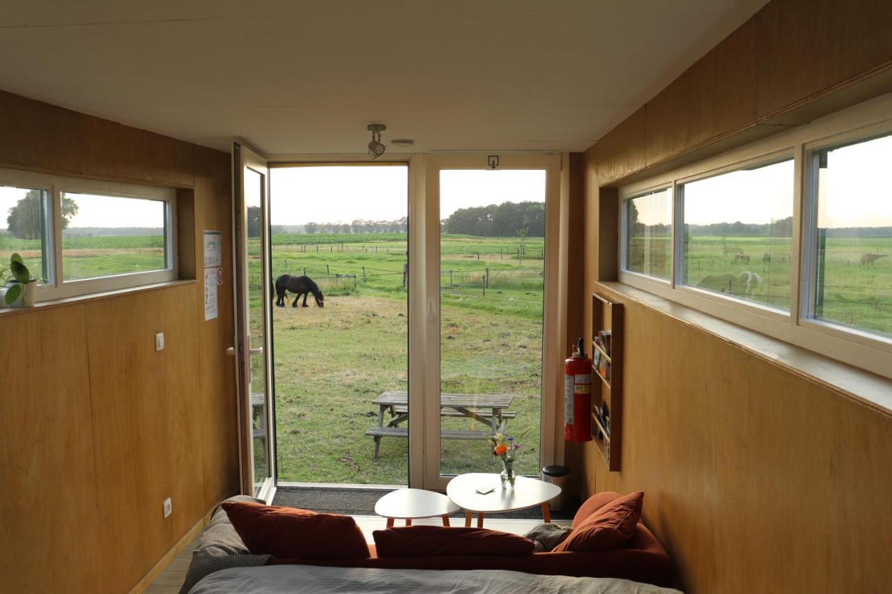 Slapen Tussen De Paarden Hotell Essen Exteriör bild