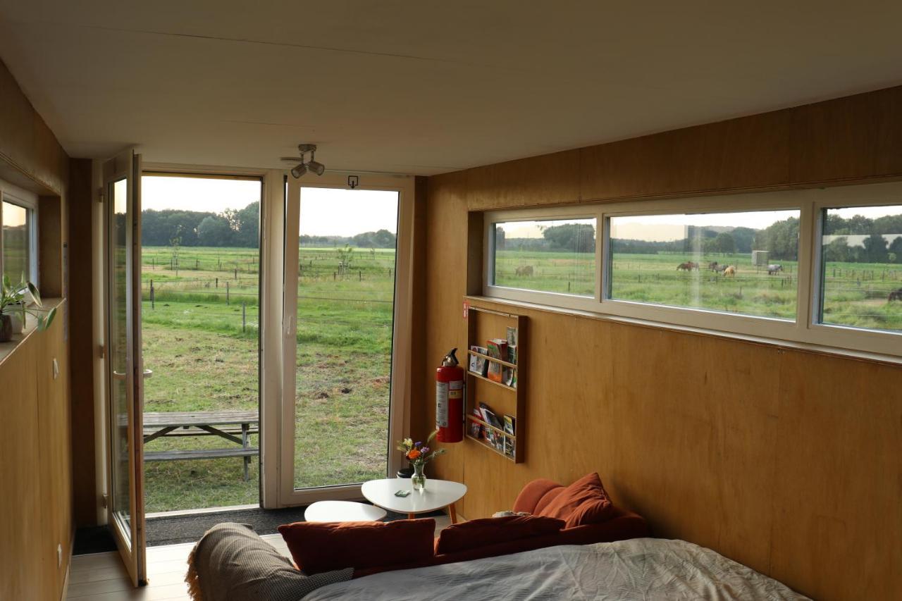 Slapen Tussen De Paarden Hotell Essen Exteriör bild