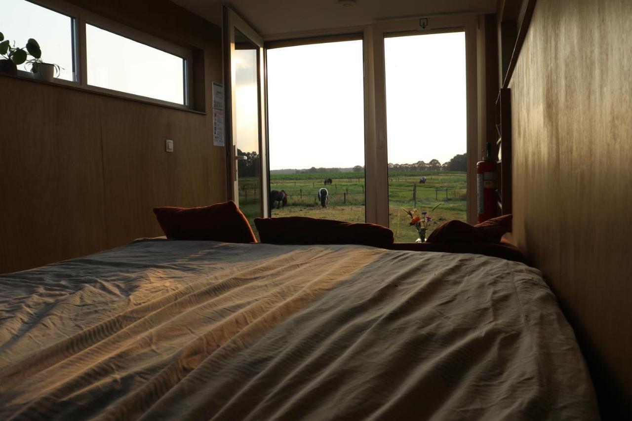 Slapen Tussen De Paarden Hotell Essen Exteriör bild